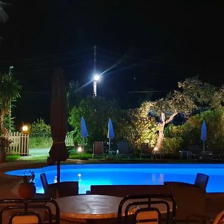 Lejlighedshotel Phivos *