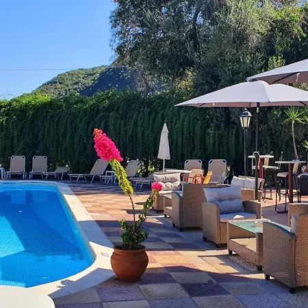 Lejlighedshotel Phivos *