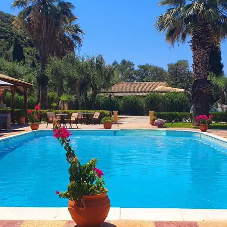 Lejlighedshotel Phivos *