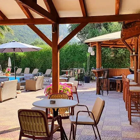 Phivos Lejlighedshotel *
